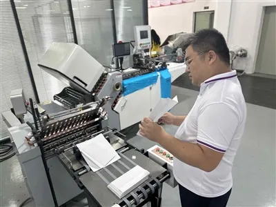 ¿Cómo probar el rendimiento de las máquinas plegables de papel?